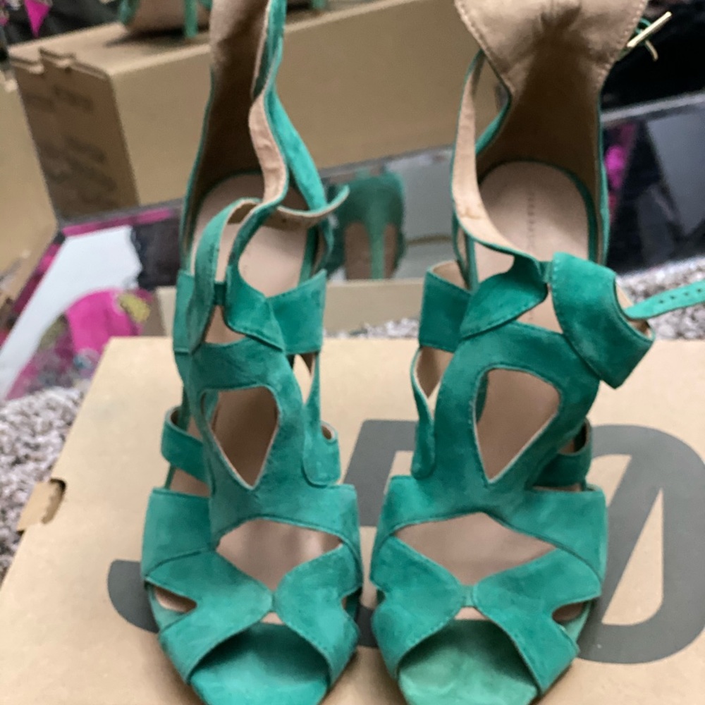 Cage heels
